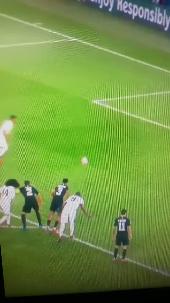 Give Lukaku an extension just for this!!!!
Fuck you Di Maria hahahahaha 🐍
#MUFC #PSGMUN #UCL #GGMU #ManchesterUnited