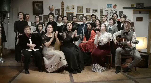 Rexurdimente das vacas e revolta feminista, con Rosalía á cabeza. Hoxe lembrámola pra mañá facer folga con vós. Avoas, nais,irmás,amigas e a colaboración dunha tremenda personalidade xitana,forte e libre, como a de Lorena. As Rosalías inspiran. Avante!💜
https://youtu.be/qkJBWfiYPTI