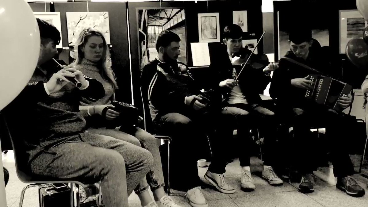 Seo muintir an @Tradsoc ag seinm Dé Luain do #snag19 agus bhíodar ar fheabhas ar fad, mar is gnách. Beidh siad ag seinm arís anocht ar 7pm i Halla H, Foirgneamh na n-Ealaíon i gcomhluadar scoth na gceoltóirí mar aoíonna speisialta. @CuallachtMaNuad @MusicMaynooth @msu_ents