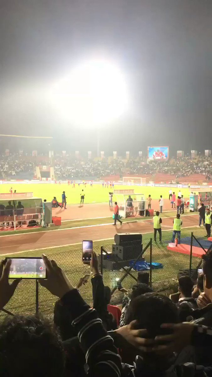 Luckily VAR hasn't made it to the Indian Super a league yet. Or we wouldn't have had these scenes after a 90th minute penalty winner @USFWSNortheast 🙌🏼