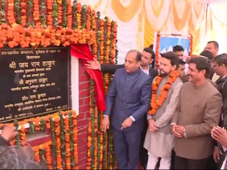 मुख्यमंत्री श्री जयराम ठाकुर जी ने आज अपने ज़िला ऊना के प्रवास के दौरान विभिन्न स्थानों पर करोड़ों की लागत वाले शिलान्यास व उद्घाटन किए।
इन सुविधाओं के लिए स्थानीय जनता को हार्दिक बधाई।
#शिखरकीओरहिमाचल
@jairamthakurbjp @ianuragthakur @dprhp @mygovhimachal @virenderknwr