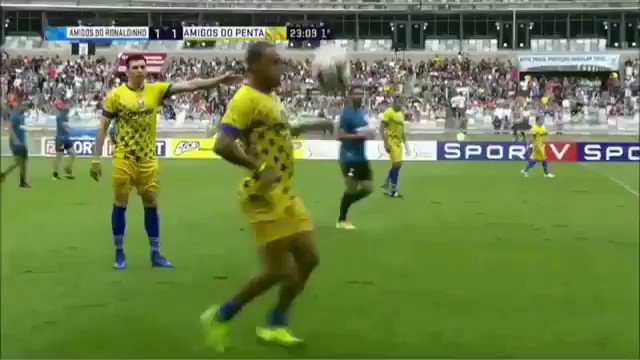 I always wondered how this skill was useful during a match....Now I know 😂