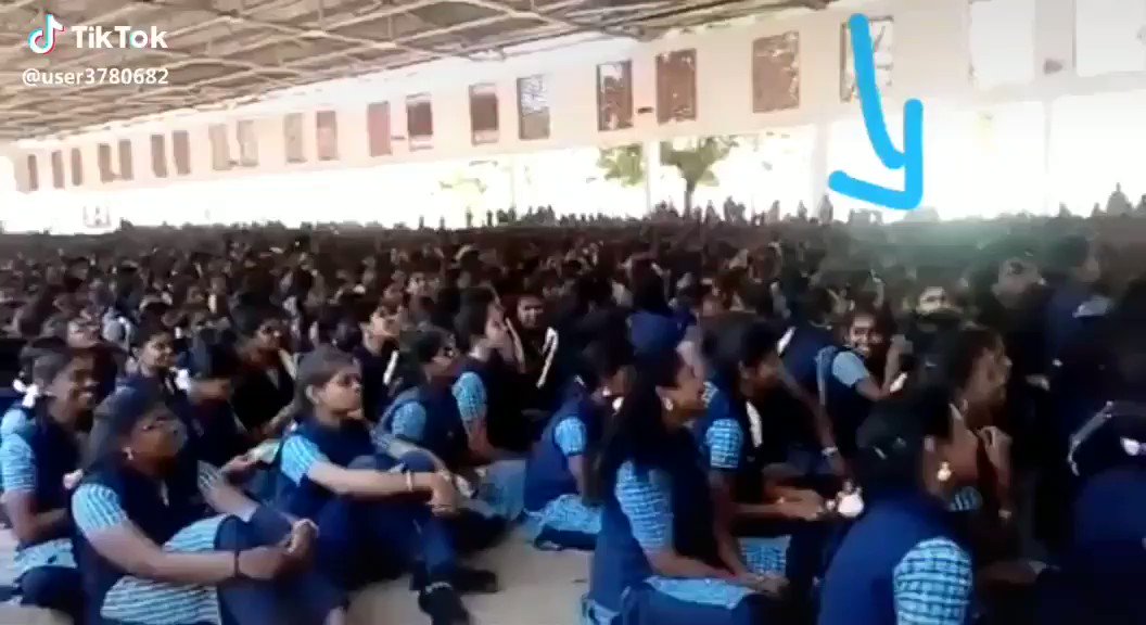 Never seen this much mad craze for a song | Whole auditorium was enjoying & singing #RowdyBaby 🎤🎶.
Big 👍 to @thisisysr, @dhanushkraja, #Dhee, @PDdancing, @Sai_Pallavi92, @directormbalaji.
@wunderbarfilms @vinod_offl @divomovies @RIAZtheboss @shahir_muneer @ViyasD