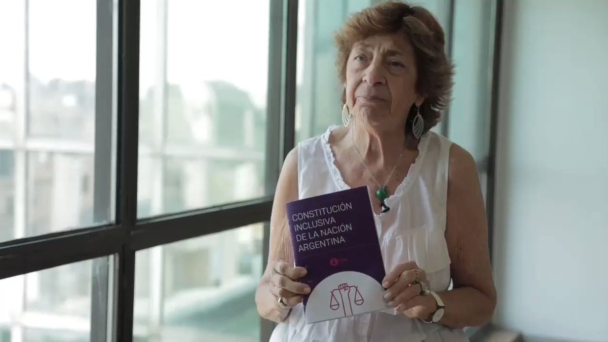 La Constitución está toda escrita con plurales masculinos. Pero este #8M decidimos crear una para todes: La Constitución Inclusiva de la Nación Argentina.
Conocela en http://www.feim.org.ar