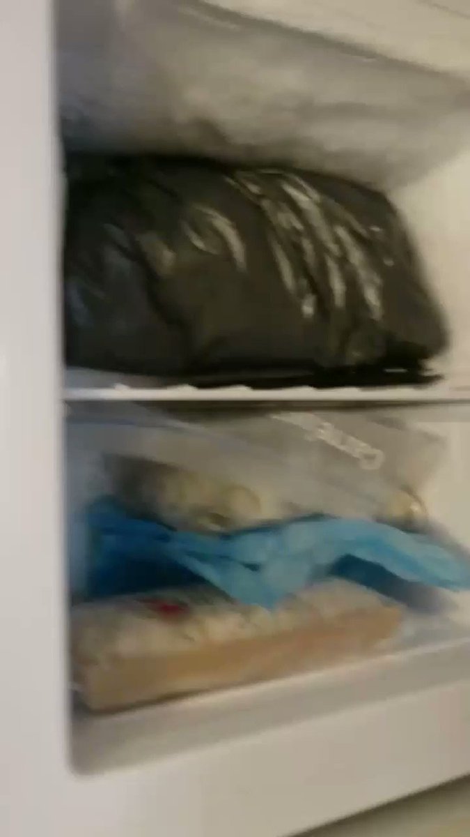 Je ne dis pas que c'est de la triche, je dis juste que le cheese challenge c'est quand même beaucoup plus simple pour Véronique Courjault.
#CheeseChallenge