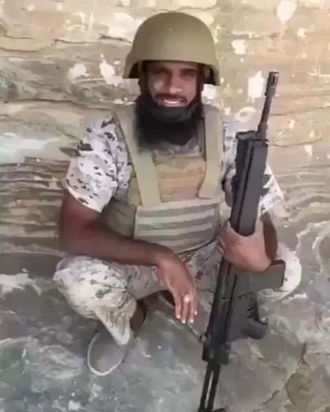 نعم هكذا هم وهذه حقيقتهم في قمم الجبال تركوا الوالدين والزوج والابناء وباعوا النفس لله سبحانه وتعالى دفاعاً عن الدين والمقدسات لكي تأمنوا في منازلكم فلاتنسونا من دعائكم. اللهم احفظهم وأعنهم ووفقهم وثبتهم وسددهم واهلك عدوهم وردهم لأهلهم سالمين يارب العالمين #غسان_بادكوك