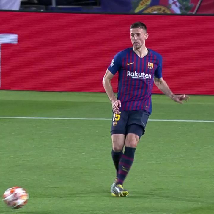 👌 @LuisSuarez9 lets the ball do the work... and leaves Marcelo behind! 🔥🔥🔥
#UCL Skill of the Day | @MastercardUK