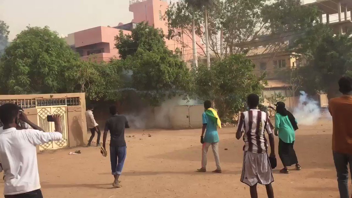 يخوااااانا البت دي 😍😍😍😍😍
شمبات
4:12
#موكب14مارس
#مدن_السودان_تنتفض