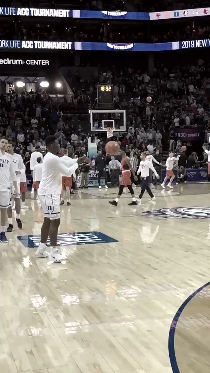 Zion Williamson’s first warmup dunk back