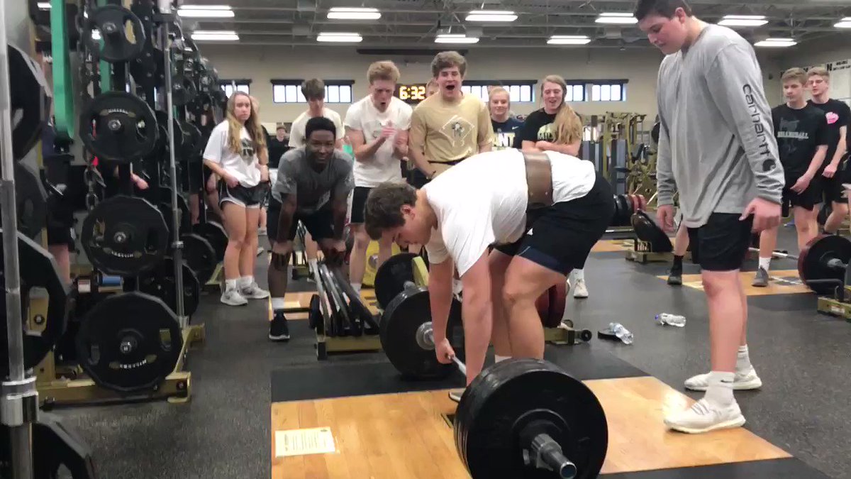 Junior @CameronKn1ght62 just getting rolling with a 300lb Power Clean! Great 3Ext my man! @MillerFball1919 @BKNIGHT62 #WAT