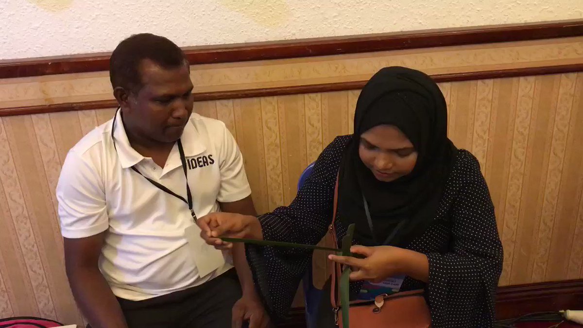 Fanvathu dhooni viyan dhaskohdhinun at @ideas_mv stall at NGO Expo Dharubaaruge. There is more... drop by to experience more