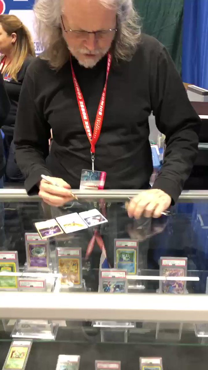 #MTG illustrator Todd Lockwood throwing down ink at the @PSAcard booth at @emeraldcitycon. #MagicTheGathering #ECCC2019