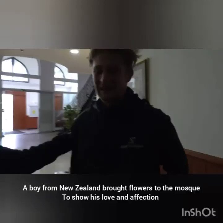 This guy from New Zealand is studying in the Netherlands and came with a bouquet of flowers to the mosque in Rotterdam to show his love and affection. Happy that there are still people like him in this world today ♥️ #NewZealandTerroristAttack
#NewZealand