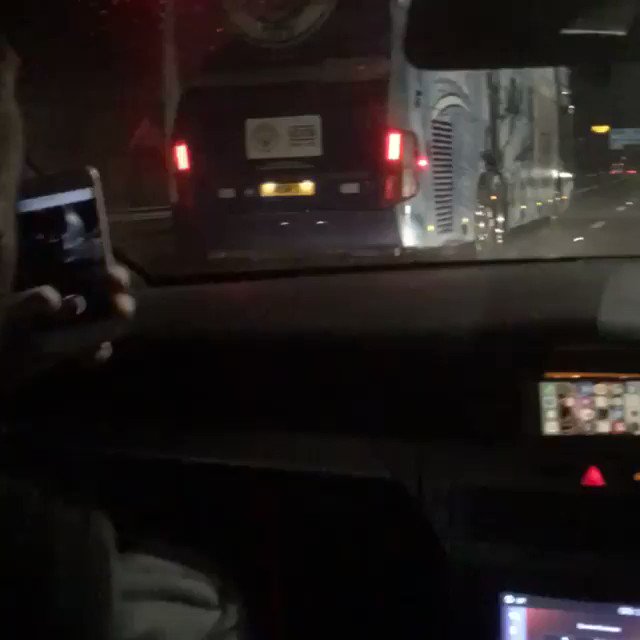 United fans bumping into the Man City bus on their way back from Wolves. 😂
“Ohhh every single one of us
We fu*king hate City, we fucking hate City, we fu*king hate City”
#Mufc
(🎥 David Hughes)