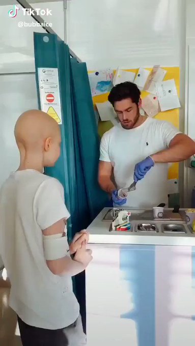di balik viral
