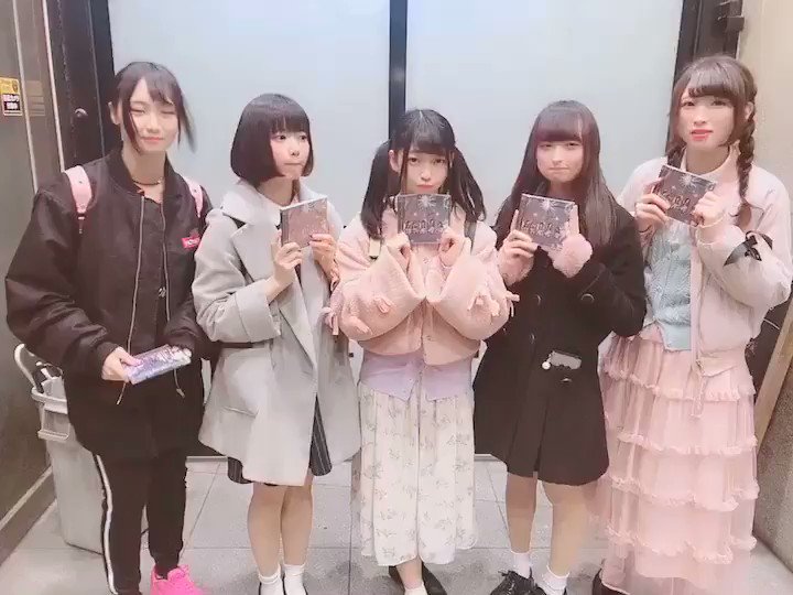 【プレゼント企画】このツイートをRT&アカウントフォローで3/27発売のアライブとレイニー3rdシングル【モーニング·グローリー】を5名様にプレゼント!
更に【200RT】達成で+5名様の10名様にプレゼント致します。
応募期間は3/26まで!
当選者にはDMさせて頂きます。