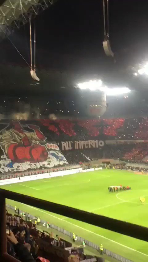 The support the fans show during the Derby della Madonnina is UNMATCHED.
One of a kind. 🇮🇹👏