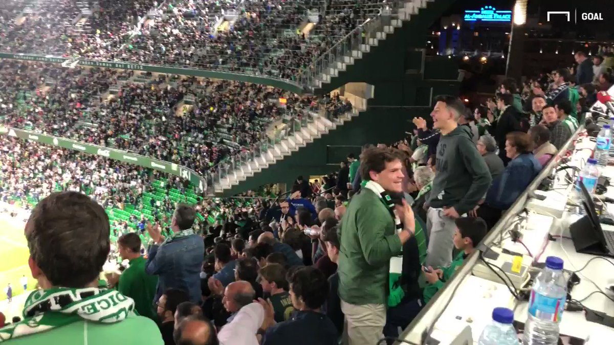 👏👏👏 ¡Imposible no aplaudir! Así reaccionó la hinchada del Betis ante la exhibición de Messi con el Barcelona