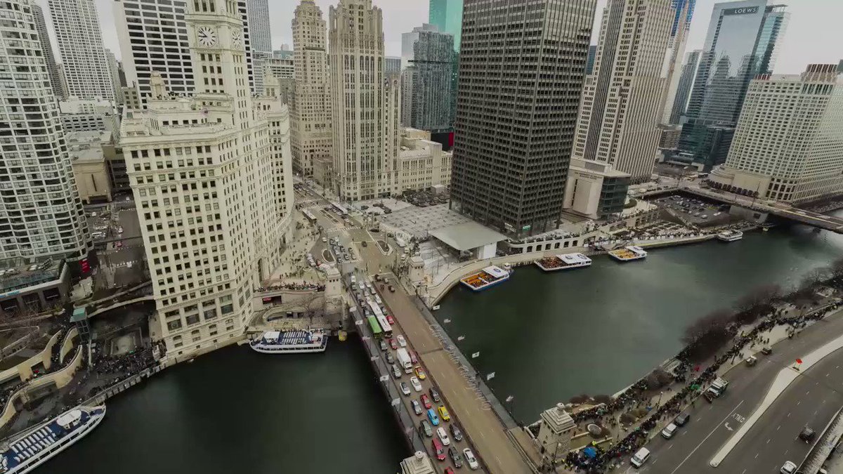 Damn, The Chicago River really looks amazing on Saint Patrick's Day.
