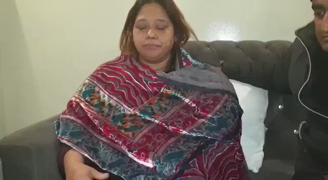 Heart wrenching incident!!
She was beaten, raped, forcibly converted to Islam and married. Still, the #Pakistan authorities not taking this issue seriously. Shame (2/3)
#HRC40
@TahaSSiddiqui @TarekFatah @Imamofpeace @NatashaFatah @KTHopkins @FaithMattersUK @AP @LateefJohar