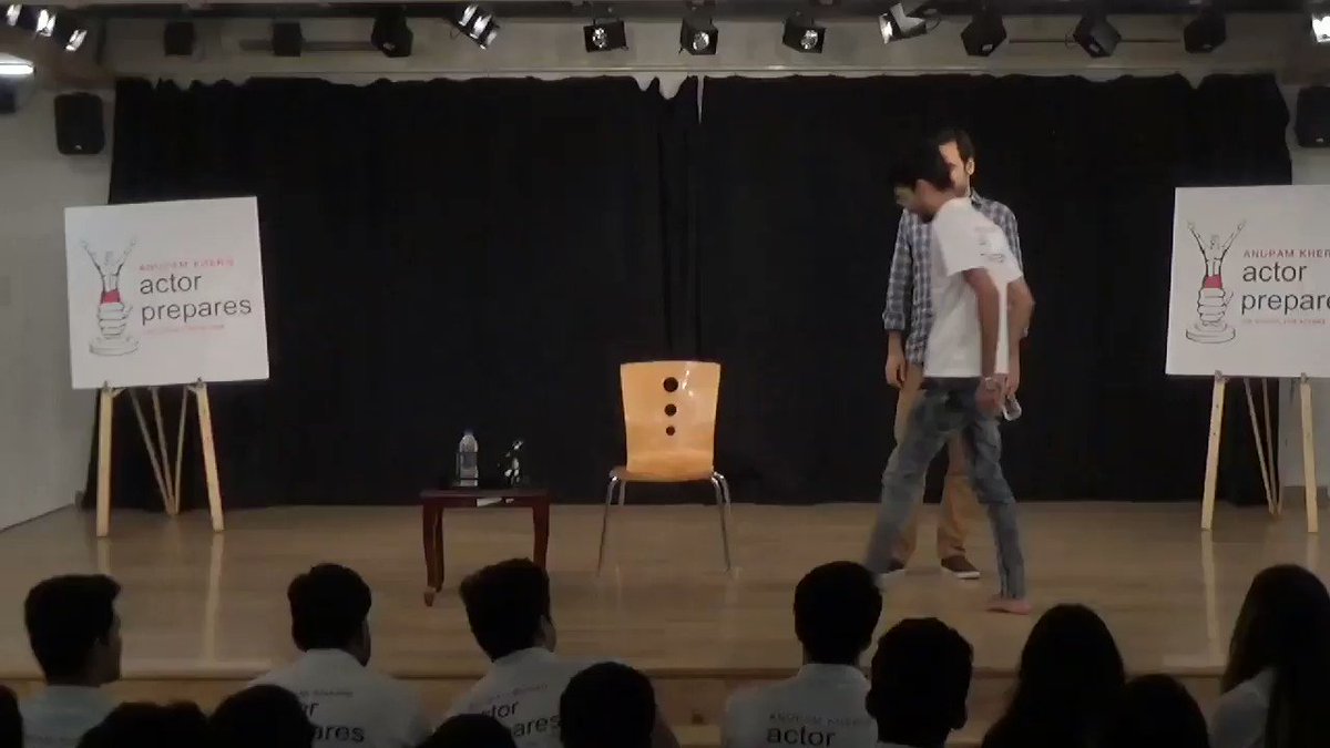 Ace actor Pankaj Tripathi simplifies the concept of acting in this demonstration with our diploma batch actors in a recent guest lecture.
#actorprepares #acting #actors #pankajtripathi @TripathiiPankaj @AnupamPKher