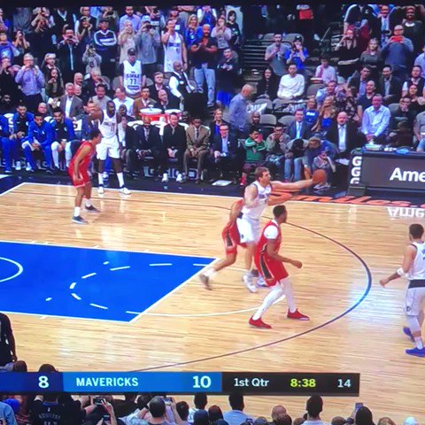 31,420 career points. Dirk passes Wilt Chamberlain on all-time scoring list with the go-to square up.