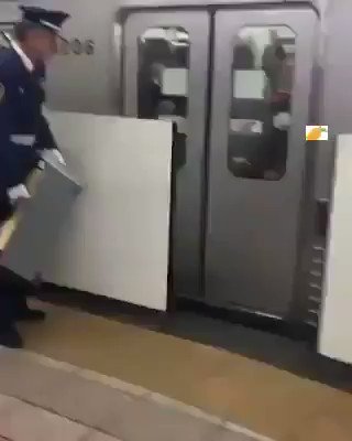 La @ComunidadMadrid podría mirar más por ciudadanos y no dedicar el dinero del contribuyente en tonterías mirar en en Japón que hacen para el bien de todos.