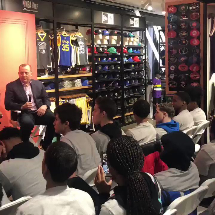 Nate “Tiny” Archibald supported his friend @kobebryant in the introduction to his book, #Wizenard!
📖: http://wizenard.com
