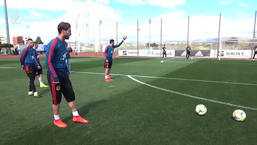 🗣 Carguen...
👀 Apunten...
💥¡¡FUEGO!!💥
#UnidosPorUnRETO
📣 ¿Quién es el p*** animal?😉
@SergioRamos