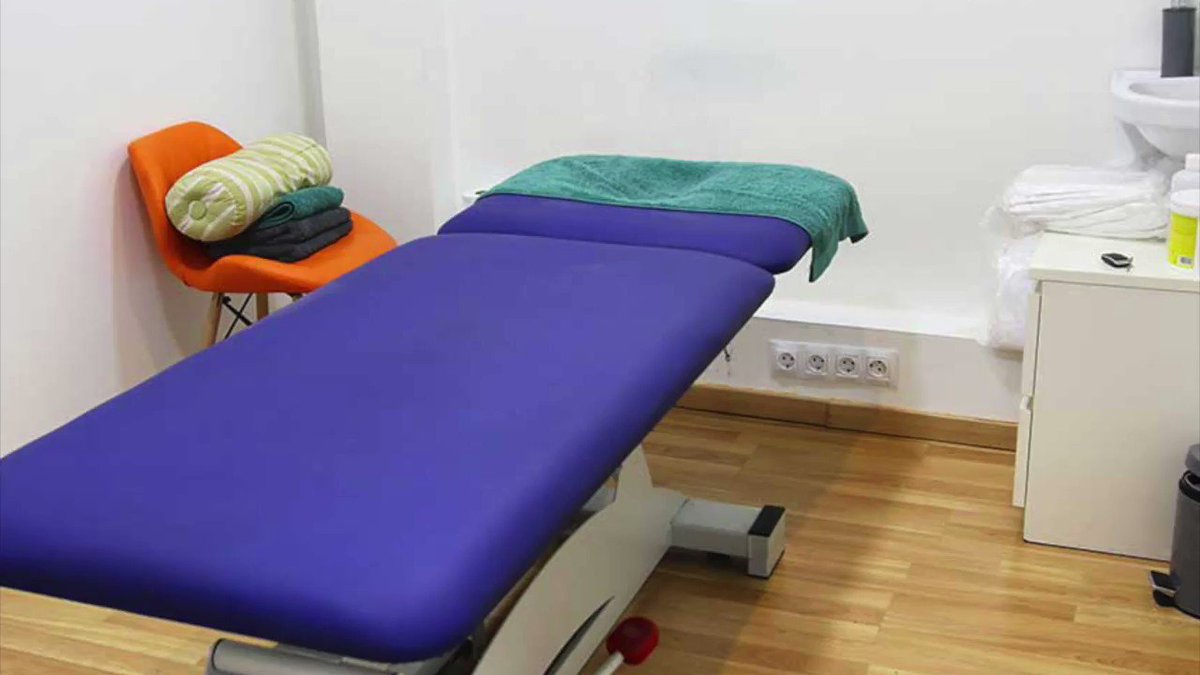 En pleno centro de Madrid, equipada con camilla y formando parte de un centro, dedicado a la #nutrición clínica y #nutricióndeportiva y el #entrenamiento. Existe posibilidad de alquiler por días. ✅📩 belen.rodriguez@tugestordesalud.com