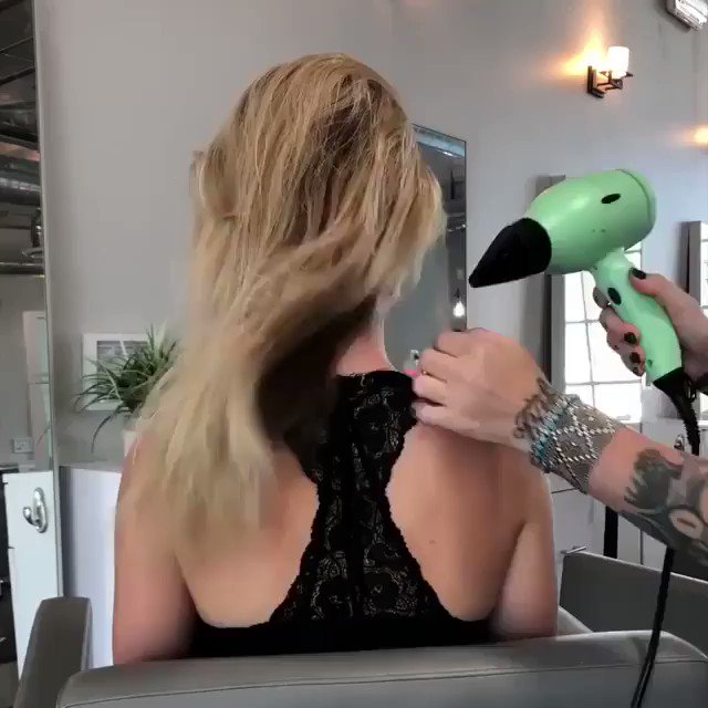 IG @heatherchapmanhair is an absolute artist. Great up do. #hair #hairstyles #beauty 😍😍😍