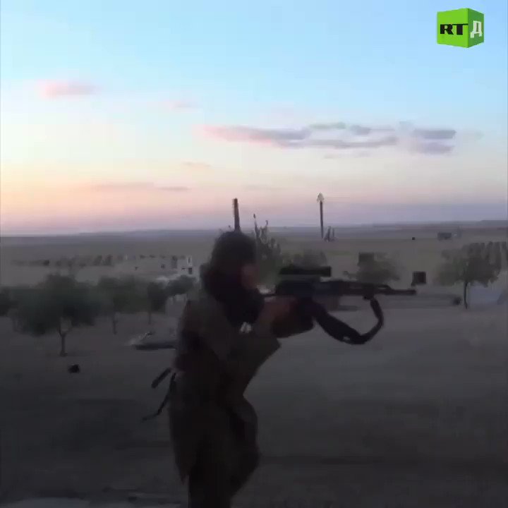 LOSS OF CHILDHOOD: During ISIS occupied Syria’s Maskanah, they decapitated people in public as punishment for slightest infraction of Sharia law.
Since the end of ISIS occupation, child psychologists are working w/ traumatized children, to let go of the violence they witnessed.
