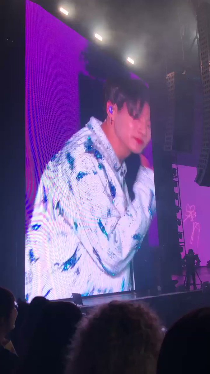 OMG.. what can I do @BTS_twt #BTSinHongKong