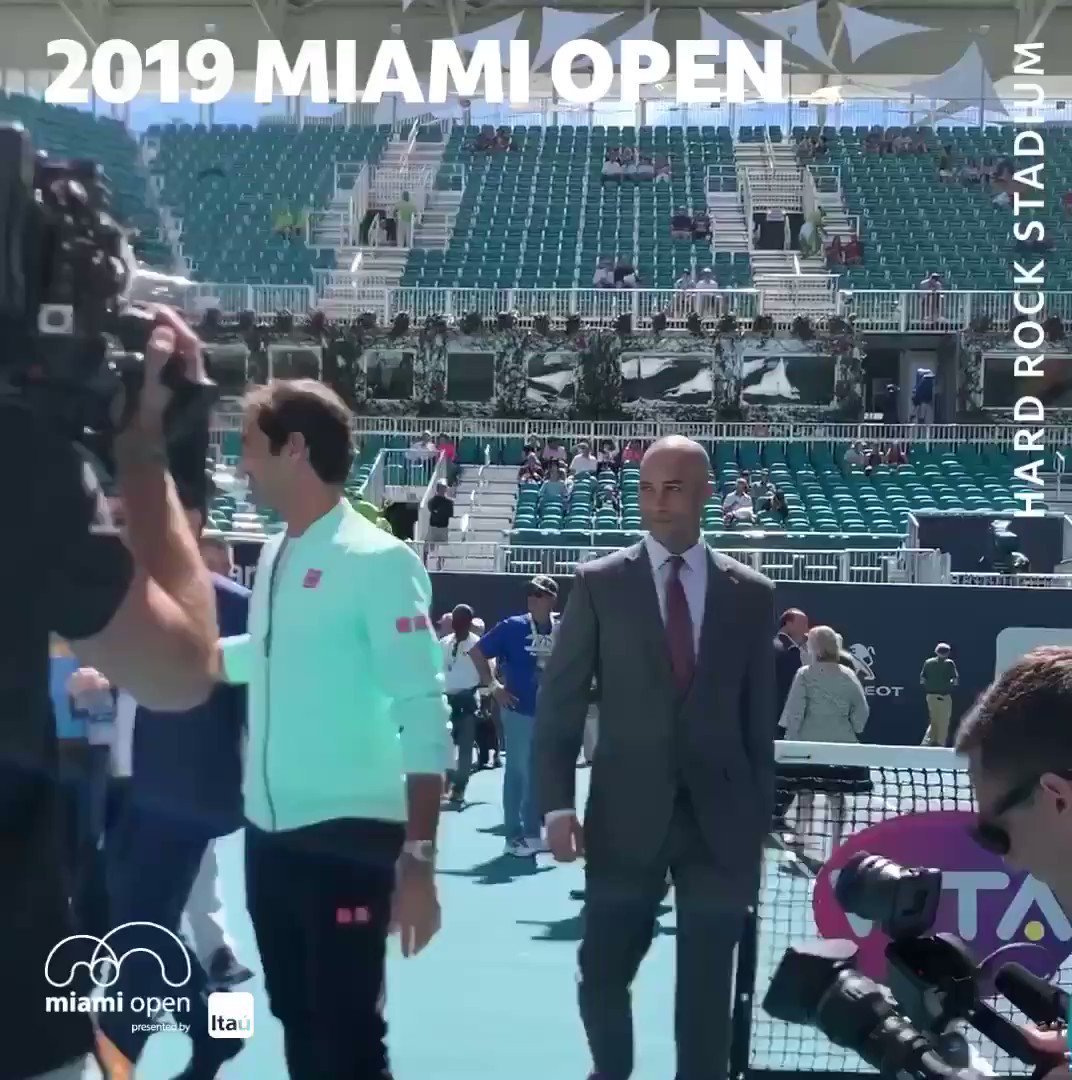 He’s a popular guy!
👋 @rogerfederer 👋
🎾 @MiamiOpen | @itau
