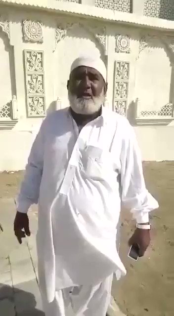 कुछ लोग देश की जनता को दिन-रात झुठ फैलाकर लोगों को गुमराह कर रहे है और सरहदीय क्षेत्र कच्छ के छोटे से गाँव धोरडो के मुस्लिम बुजुर्ग ने कुछ साल पहले का धोरडो और आज के धोरडो का फ़र्क़ बताया और देश के प्रधानमंत्री श्री @narendramodi जी के कठीन परिश्रम की भी बात कही।