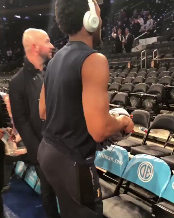🕷 @spidadmitchell sends his pregame #NBAKicks into the stands for some @utahjazz fans in NYC!