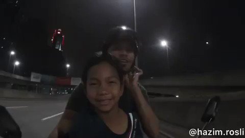 Hargailah ibu & ayah korang yang masih ada.