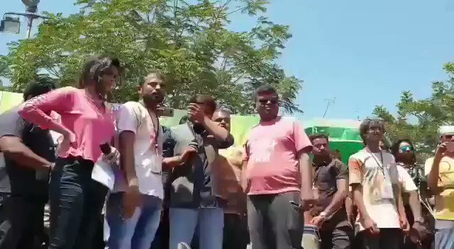 Hardik patel greeted with modi modi chant at Jamnagar 🤣
Before he starts his speech
via @DeshGujarat