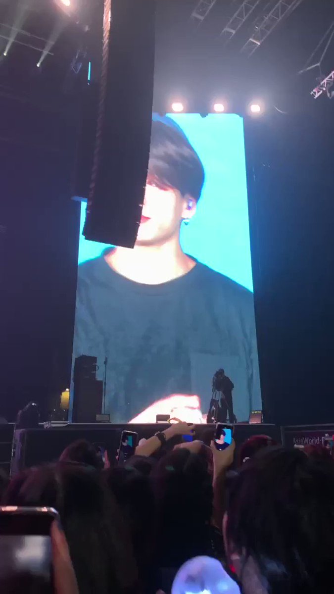 190321 #Jungkook’s Ending Speech
So, we had a concert yesterday.
When I was doing the concert at the time, I didn’t realize I got tired because it was so much fun. But +
#BTSinHongKong_D2 #정국 #BTS @BTS_twt