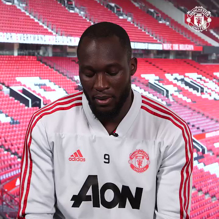 Ole's first words to @RomeluLukaku9 upon arriving at #MUFC were simple — and Rom liked what he heard! 👂🎶