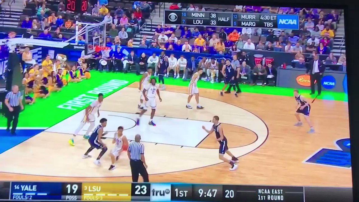 Hollywood Naz Reid is a grown man 🚀🚀🚀
#LSU #Yale #MarchMadness #SCtop10 @NazReid