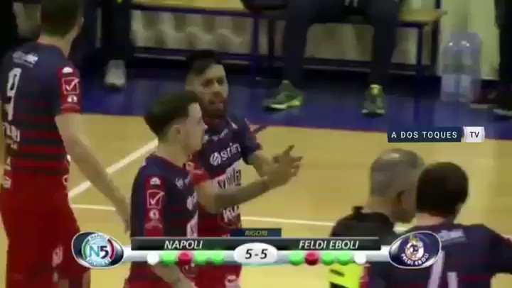 #Italia 🇮🇹 @arrieta_kevin y @fwilhelm6 la metieron en la tanda de penales en el encuentro entre #Napoli y #FeldiEboli por la #CoppaItalia 👌 👊 ⚽ 👏 💪 #ArgentinosPorElMundo 🇦🇷 ⚽ 🌏
📽️ #PMGSportFutsal