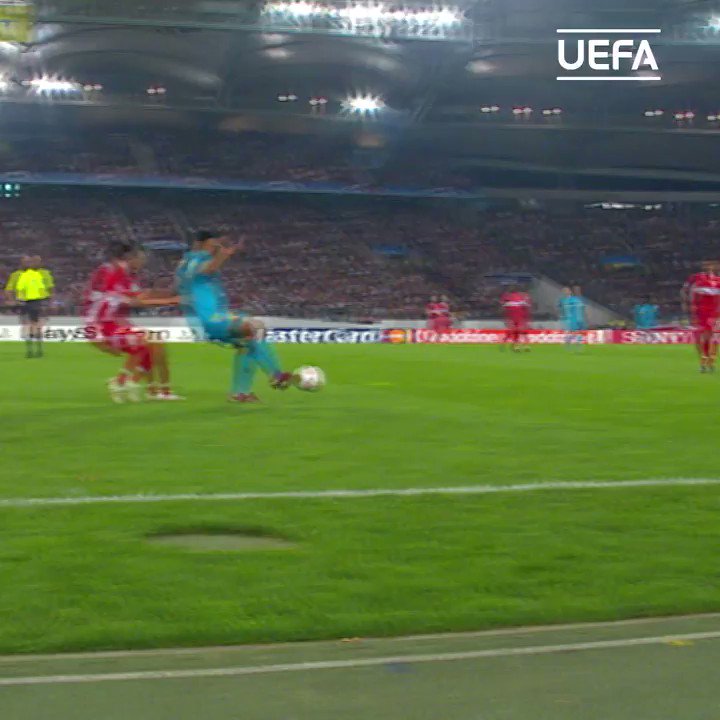 Football made easy ๐ฅฐ
#UCL @10Ronaldinho