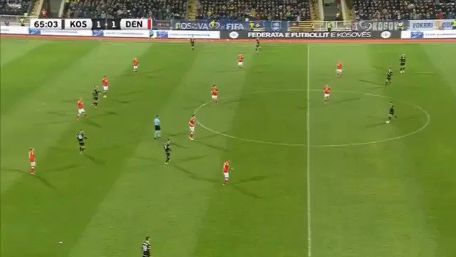 🇽🇰 #Kosovo's second goal against Denmark. Great link up play between Zeneli and Celina.
#KOSDEN
