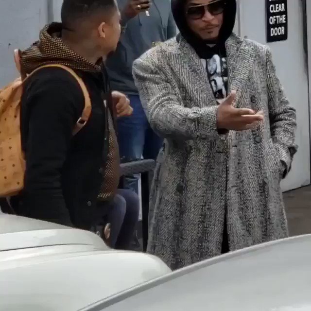 T.I. out here g-checking niggas for wearing Gucci 😂
