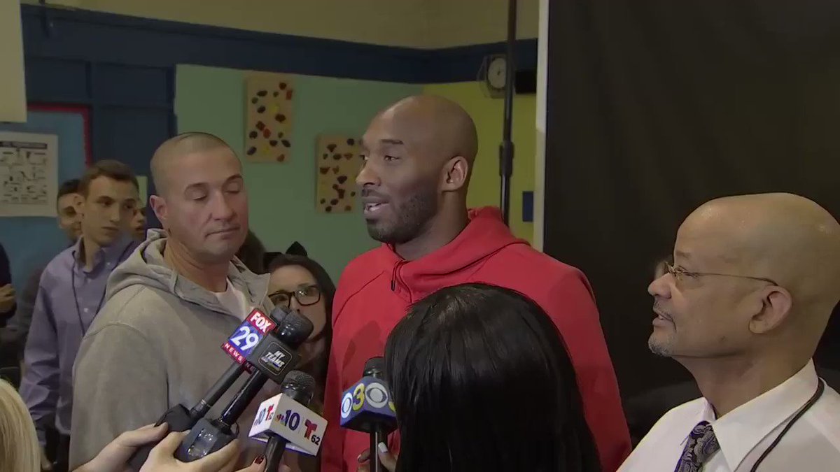 Big Eagles fan @kobebryant ran into @NickFoles out in CA recently
āI thanked him for everything that he didā
āIt was funny. He came up to me. āHey Kobe, Iām Nick Foles.ā
Iām like... Fool, I know who you areā
š¤£š¤£
#FlyEaglesFly
