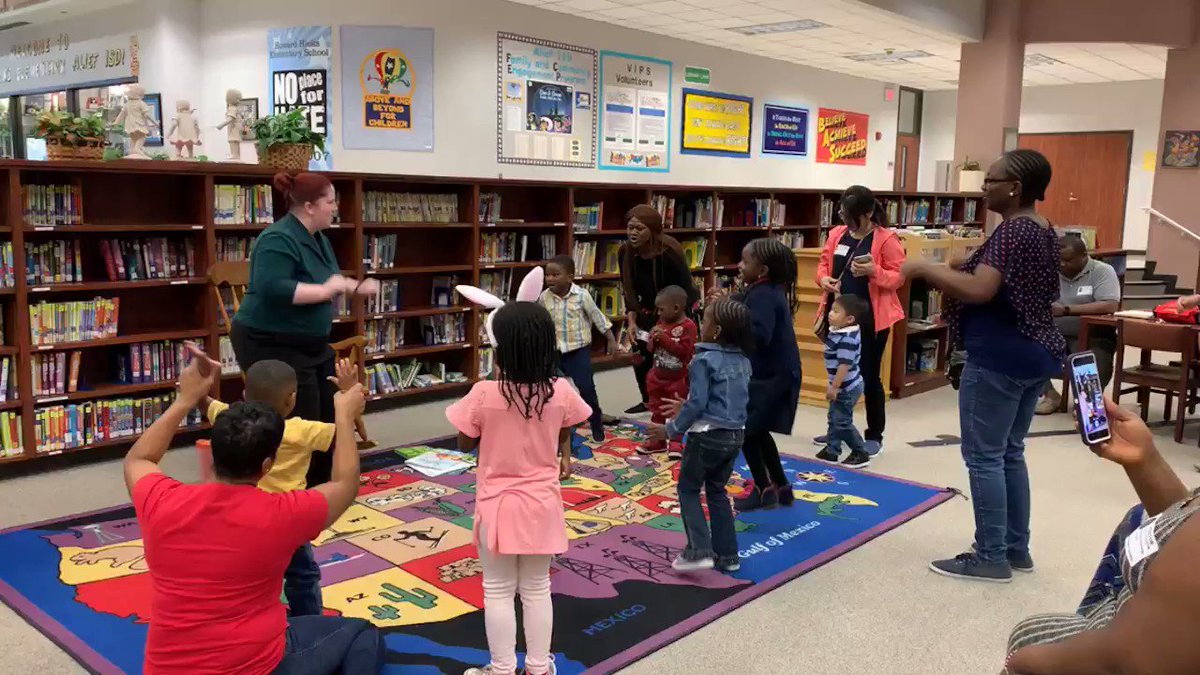 Our kiddos (and parents!) had If-You're-Happy-and-You-Know-It fun today with Ms. Crystal Shiver from the @houstonlibrary today! 👏🏾👣🙌🏼
#ToddlerTime #WeAreHicksElem #aliefmission @HicksTigers @Alief_Libraries