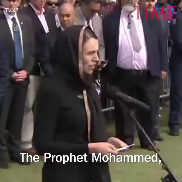 نبی اکرم صلی الله عليه وسلم نے فرمایا۔۔
تمام انسان ایک جسم کی مانند ہیں جیسے جسم کے ایک حصے کو تکلیف ہوتی ہے تو پورا جسم محسوس کرتا۔۔
اس کے بعد ٹی وی اور ریڈیو پر آذان نشر کی گئی اور دو منٹ کی خاموشی اختیار کی گئی۔۔
اللہ لواحقین کو صبر دے آمین۔