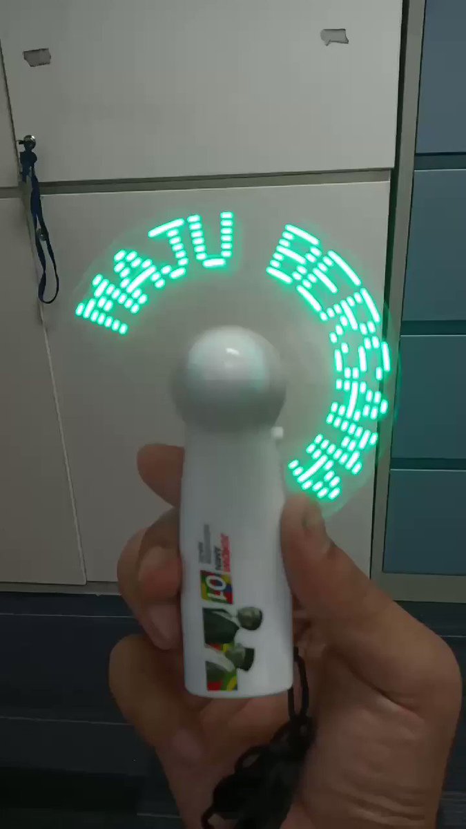 𝓜𝓪𝓬𝓪𝓷 𝓦𝓲𝓰𝓲𝓽 (@torantula) on Twitter photo 22/03/2019 19:14:56 Temen gue dikasih ini sama emaknya, keren sih. Apalagi di cuaca siang ini 😂 Temen gue dikasih ini sama emaknya, keren sih. Apalagi di cuaca siang ini 😂