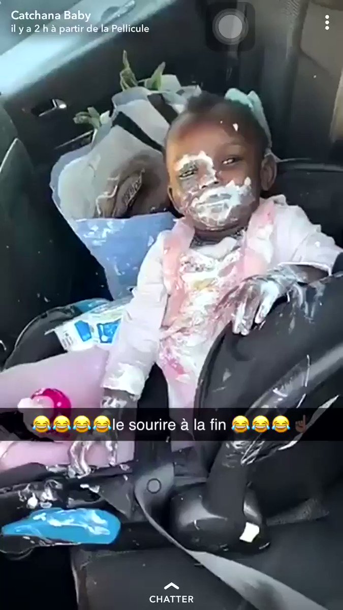 Imaginez votre fille elle vous fait ça?! Et son sourrire a la fin putaaaaain, c’est de la provocation ça😭 Tu peut même pas t’énerver avec cette tête là